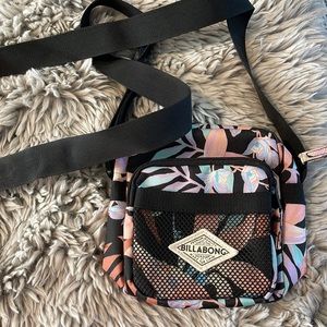 Billabong mini cross body